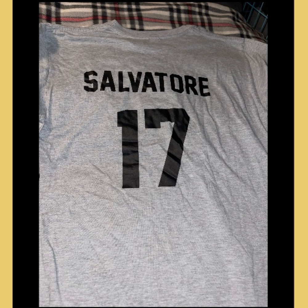 TVD- The Vampire Diaries grey Salvatore 17 T-shirt